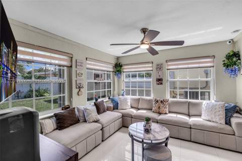 302 NW 100th St, Miami FL - photo 16 of 46