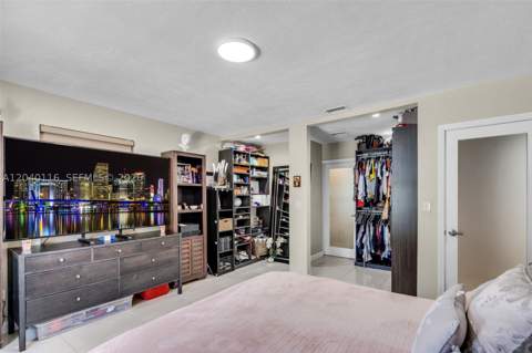 302 NW 100th St, Miami FL - photo 19 of 46