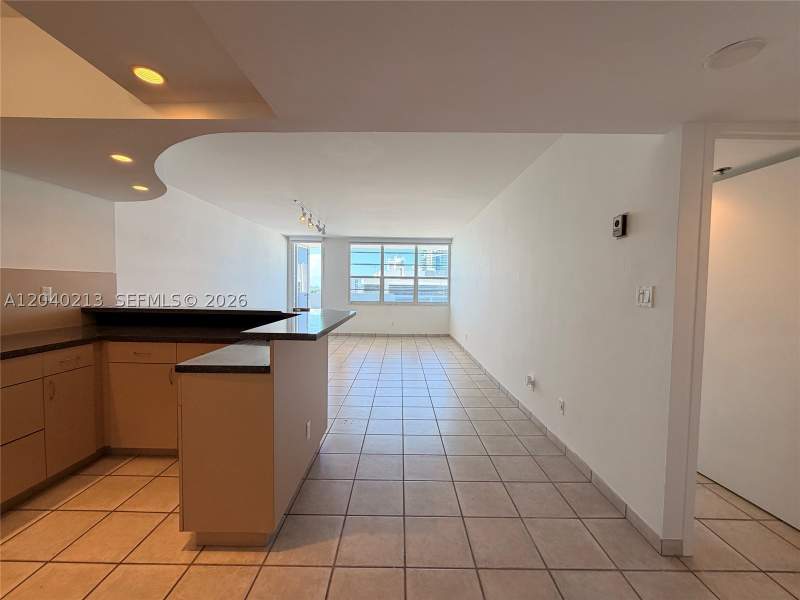 1 bedroom Condominium at 100 Lincoln Rd 1410, The Decoplage Condo, Miami Beach — photo 5