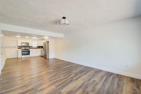 1450 NE 151st St 101, Miami FL - photo 8 of 35