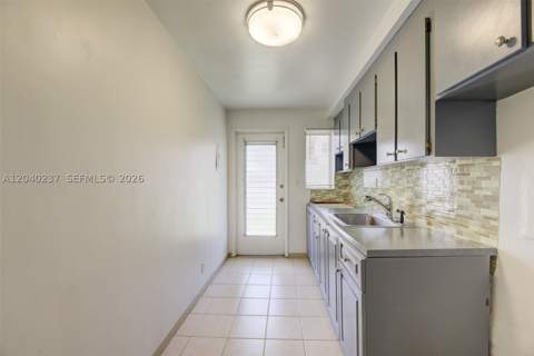 1450 NE 170th St 115, North Miami Beach FL - photo 18 of 36