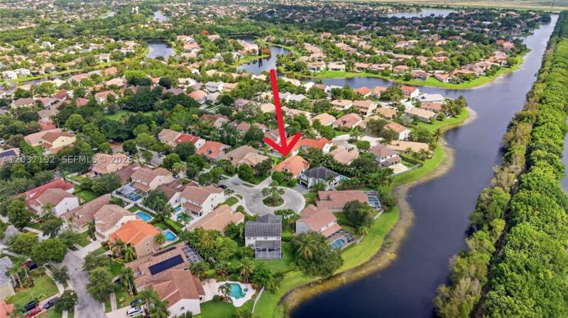 4 bedroom SingleFamilyResidence at 110 Cameron Ct, The Lakes, Weston — photo 5