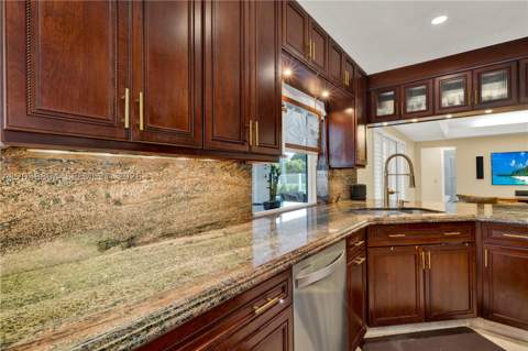 8940 SW 160th St, Palmetto Bay FL - photo 14 of 45
