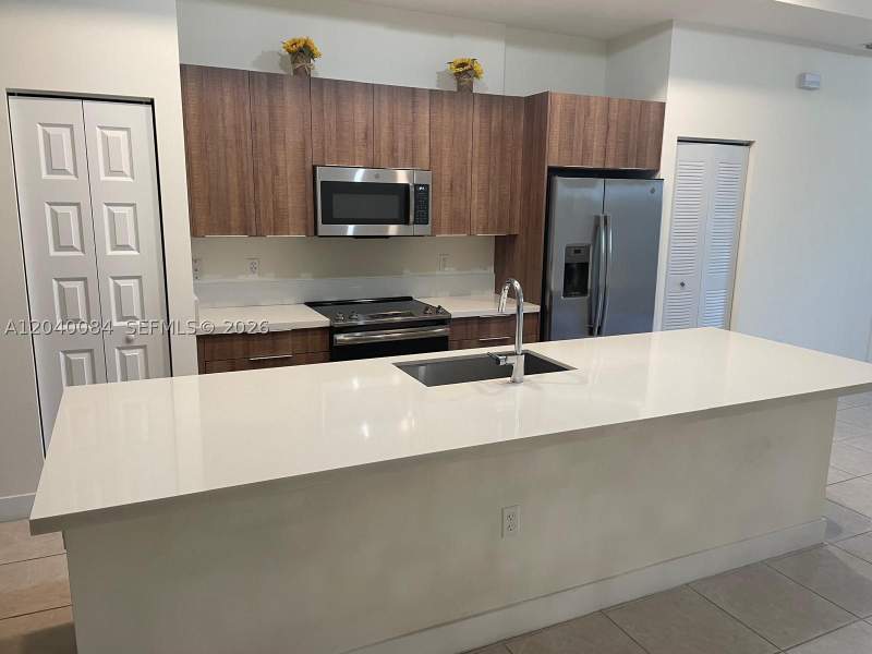 3 bedroom Condominium at 8025 NW 104th Ave 31, Apex At Park Central Cond, Doral — photo 3