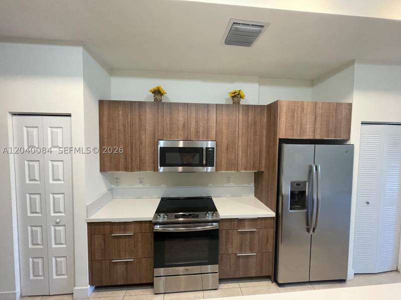 3 bedroom Condominium at 8025 NW 104th Ave 31, Apex At Park Central Cond, Doral — photo 5