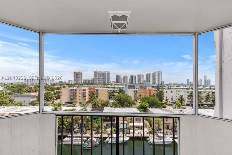 1 bedroom Condominium at 3545 NE 166th St 805, Coral Isle West Condo, North Miami Beach — photo 3