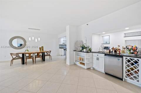 10175 Collins Ave 103, Bal Harbour FL - photo 7 of 38
