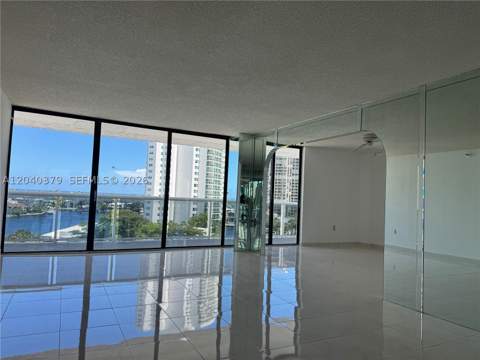 20505 E Country Club Dr 835, Aventura FL - photo 10 of 26