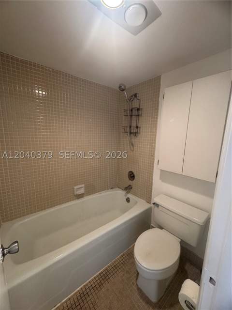 20505 E Country Club Dr 835, Aventura FL - photo 14 of 26