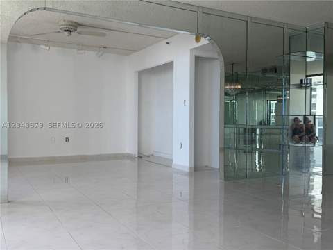 20505 E Country Club Dr 835, Aventura FL - photo 6 of 26