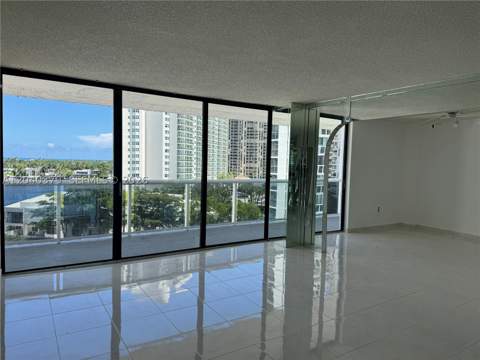 20505 E Country Club Dr 835, Aventura FL - photo 9 of 26