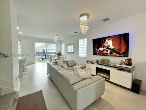 7243 NW 103rd Path, Doral FL - photo 10 of 55