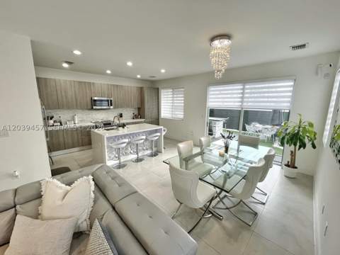 7243 NW 103rd Path, Doral FL - photo 12 of 55