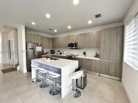 7243 NW 103rd Path, Doral FL - photo 16 of 55