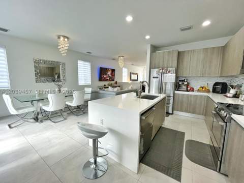 7243 NW 103rd Path, Doral FL - photo 17 of 55