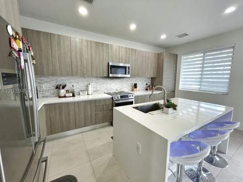 7243 NW 103rd Path, Doral FL - photo 20 of 55