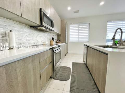 7243 NW 103rd Path, Doral FL - photo 21 of 55