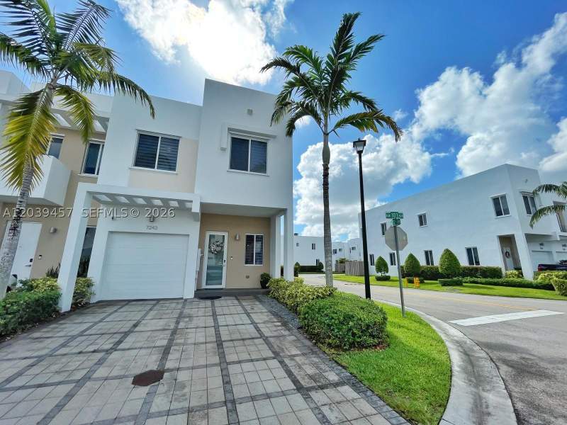 4 bedroom Townhouse at 7243 NW 103rd Path, Doral Palms North, Doral — photo 3