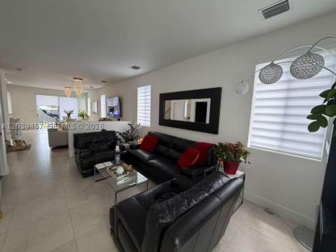 7243 NW 103rd Path, Doral FL - photo 8 of 55