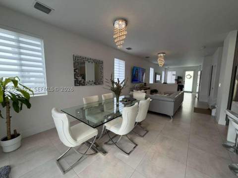 7243 NW 103rd Path, Doral FL - photo 9 of 55