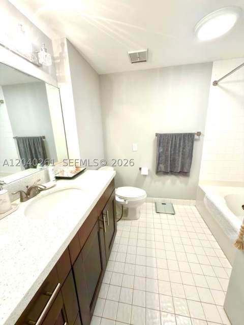3610 Yacht Club Dr 215, Aventura FL - photo 9 of 17