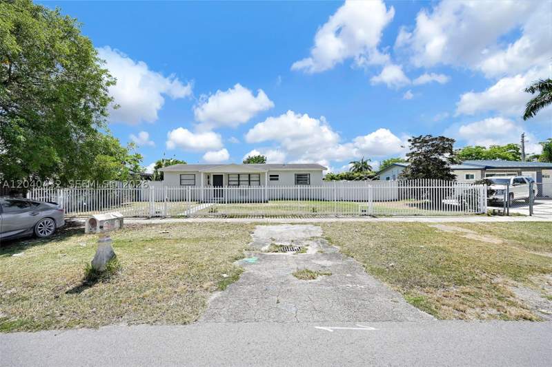 3 bedroom SingleFamilyResidence at 28410 SW 147th Ave, Lee Bell Homes, Homestead — photo 4
