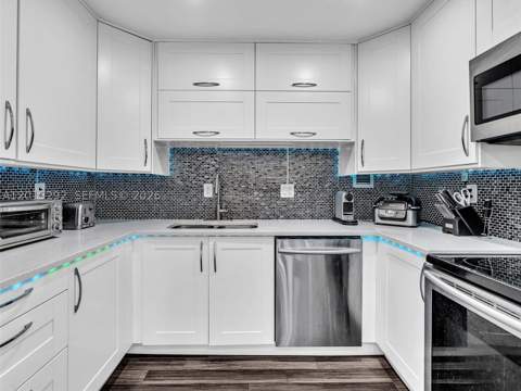 2450 NE 135th St 201, North Miami FL - photo 13 of 33