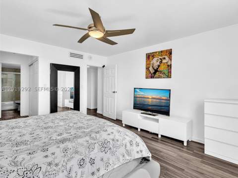 2450 NE 135th St 201, North Miami FL - photo 17 of 33