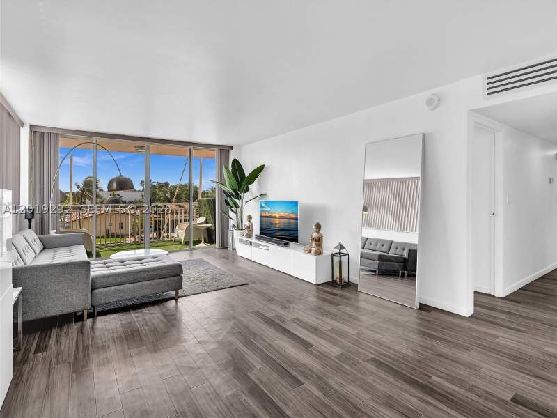 2 bedroom Condominium at 2450 NE 135th St 201, Waterside Towers Condo, North Miami — photo 5
