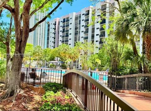 16909 N Bay Rd 116, Sunny Isles Beach FL - photo 17 of 19