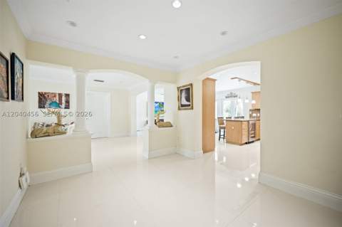 6185 W 10th Ave, Hialeah FL - photo 6 of 30