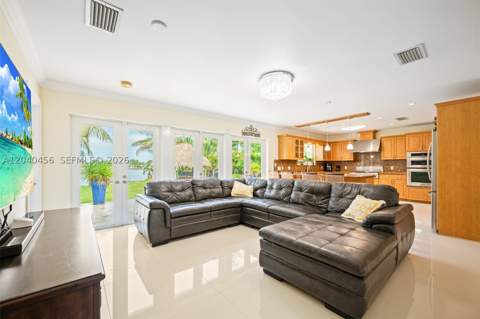 6185 W 10th Ave, Hialeah FL - photo 9 of 30
