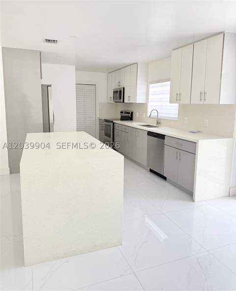 18133 SW 93rd Ave, Palmetto Bay FL - photo 6 of 29