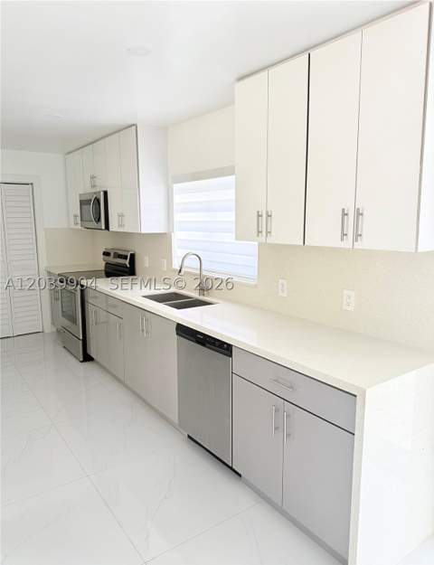 18133 SW 93rd Ave, Palmetto Bay FL - photo 7 of 29