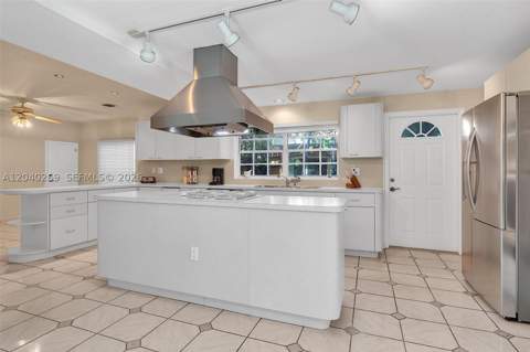 5309 Alton Rd, Miami Beach FL - photo 10 of 51