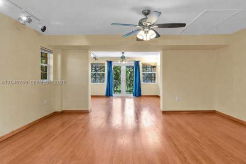 5309 Alton Rd, Miami Beach FL - photo 19 of 51