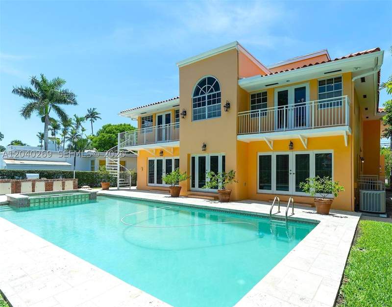 6 bedroom SingleFamilyResidence at 5309 Alton Rd, La Gorce Golf Sub, Miami Beach — photo 2