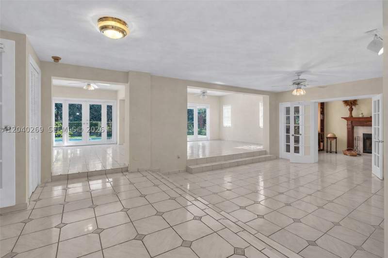 6 bedroom SingleFamilyResidence at 5309 Alton Rd, La Gorce Golf Sub, Miami Beach — photo 5