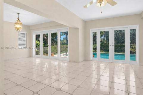 5309 Alton Rd, Miami Beach FL - photo 6 of 51