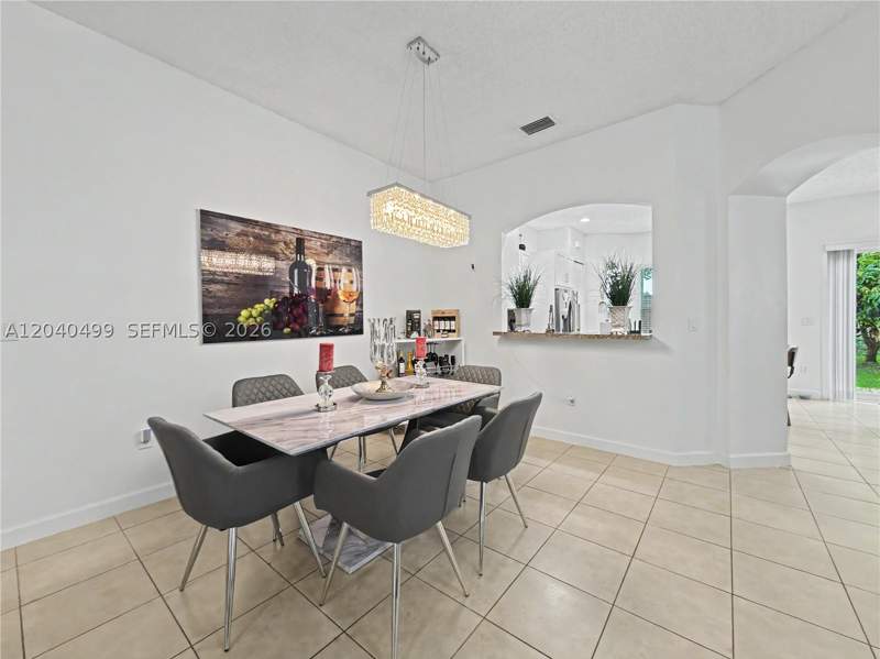 4 bedroom SingleFamilyResidence at 522 NE 20th Ave, C & F Subdivision, Homestead — photo 2