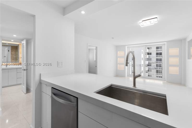 1 bedroom Condominium at 345 Ocean Dr 924, Ocean Point Condo, Miami Beach — photo 4