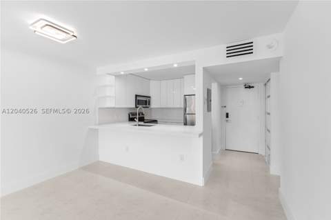 345 Ocean Dr 924, Miami Beach FL - photo 7 of 28