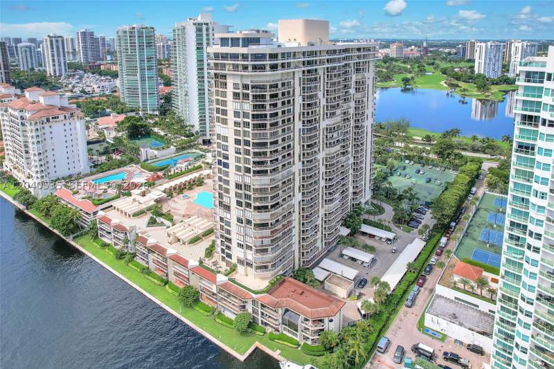 2 bedroom Condominium at 20191 E Country Club Dr 1805, Terraces North Turnberry, Aventura — photo 2