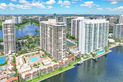 20191 E Country Club Dr 1805, Aventura FL - photo 7 of 36