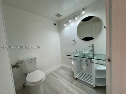5401 Collins Ave 513, Miami Beach FL - photo 17 of 40