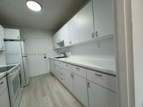 5401 Collins Ave 513, Miami Beach FL - photo 18 of 40