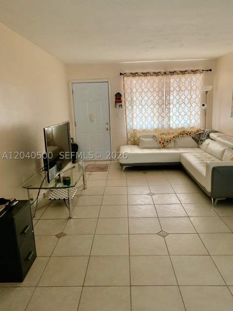 1350 NE 119th St 135021, Miami FL - photo 9 of 10