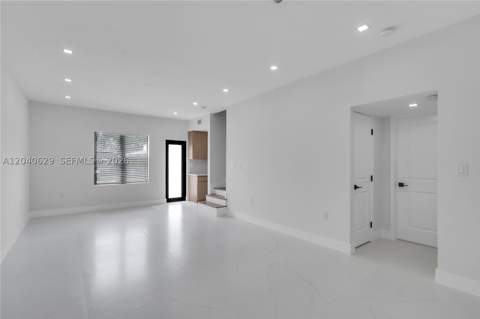 337 W 28th St, Miami Beach FL - photo 10 of 45
