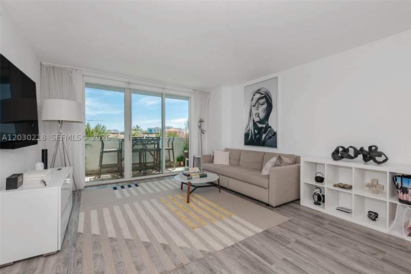 1 bedroom Condominium at 90 Alton Rd 607, Yacht Club At Portofino C, Miami Beach — photo 3