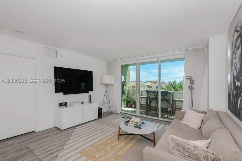 1 bedroom Condominium at 90 Alton Rd 607, Yacht Club At Portofino C, Miami Beach — photo 5